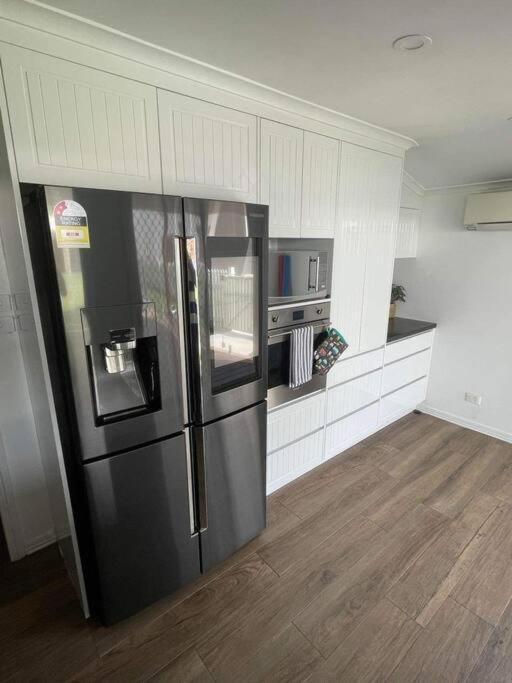 Holiday home Retreat On Murray - Pool, Playground, Huge Deck! Rockhampton